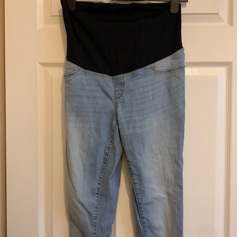 Maternity pants with stretch waist